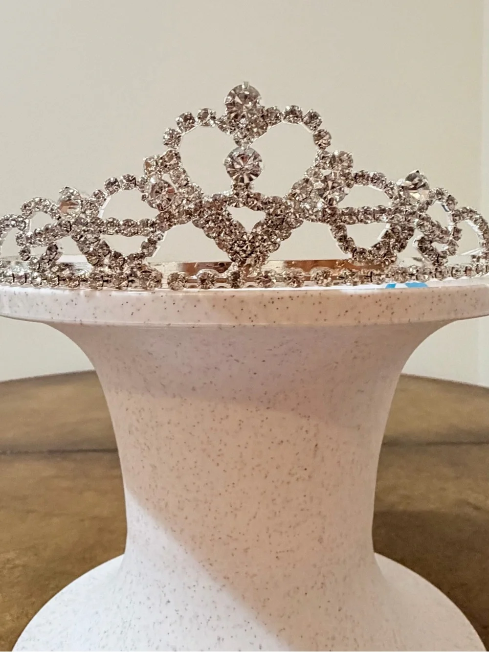 NEW WITH TAGS AUTHENTIC ARRIBAS DISNEY PRINCESS WEDDING PARTY TIARA WITH COMBS